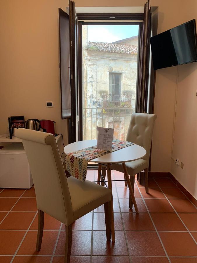 Le Vie Mediterranee Torre di Ruggiero Bagian luar foto